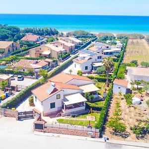 Vacanze Mare Nostrum - In Front Of The With Pool Ferienhaus